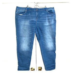 AVA VIV Straight Jeans